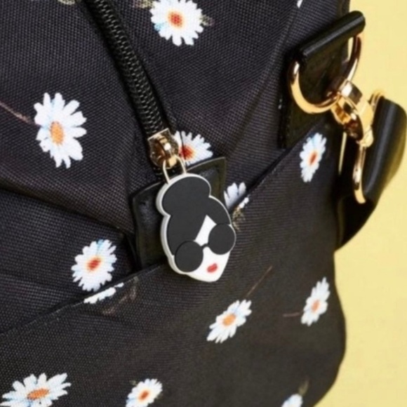 Daisy print duffle travel bag▪️ - Picture 4 of 16